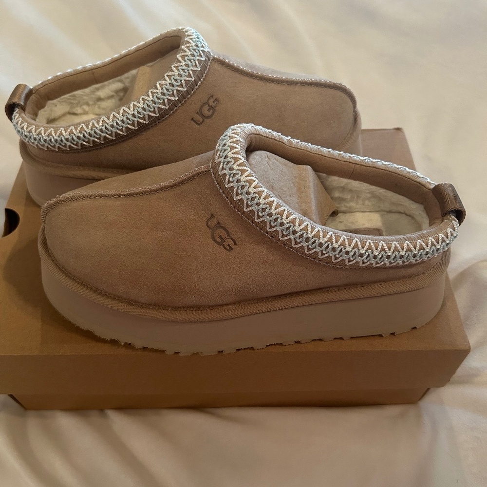 UGG Clogs NWT